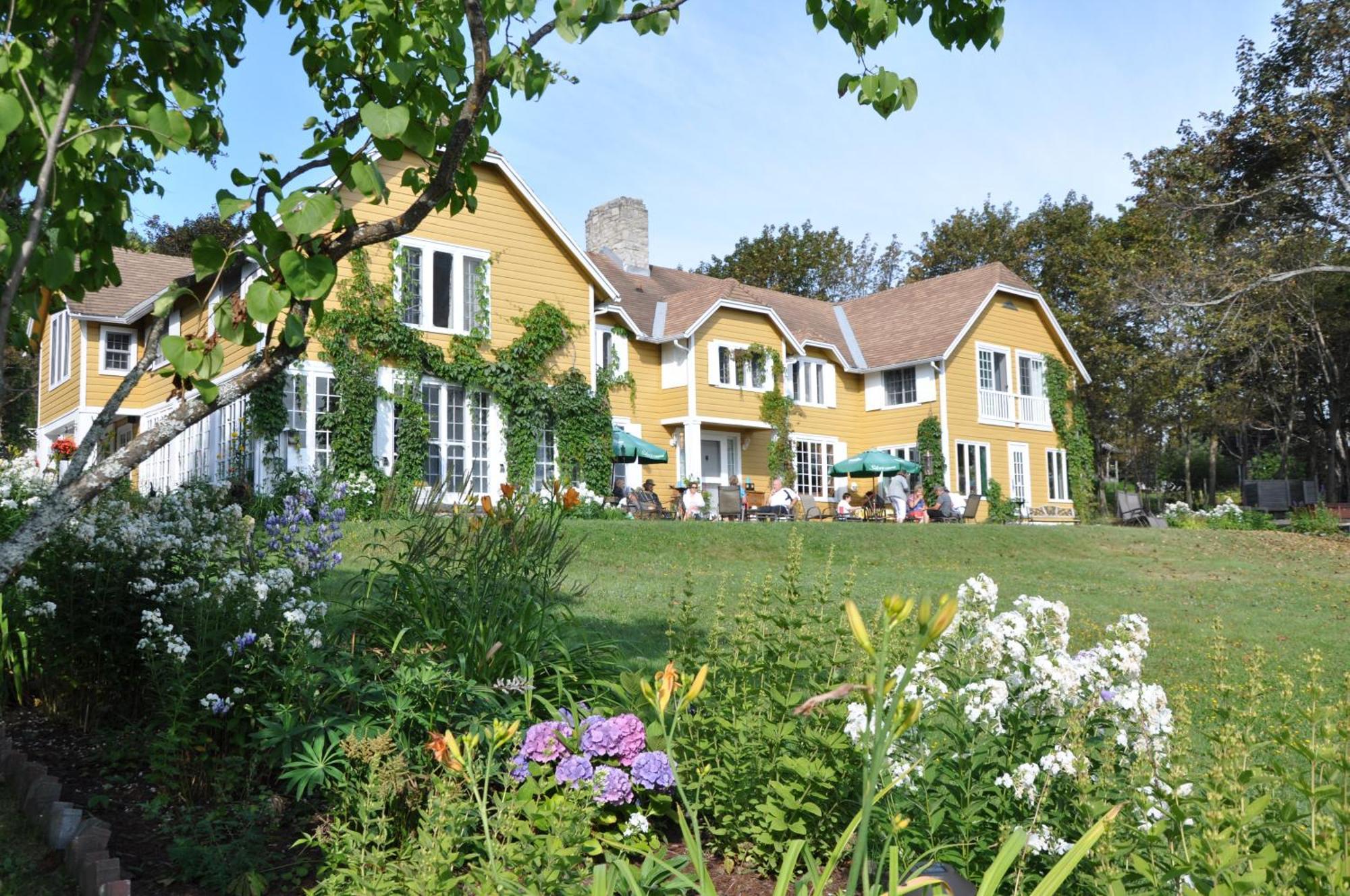 Auberge Sur La Cote La Malbaie Exterior photo